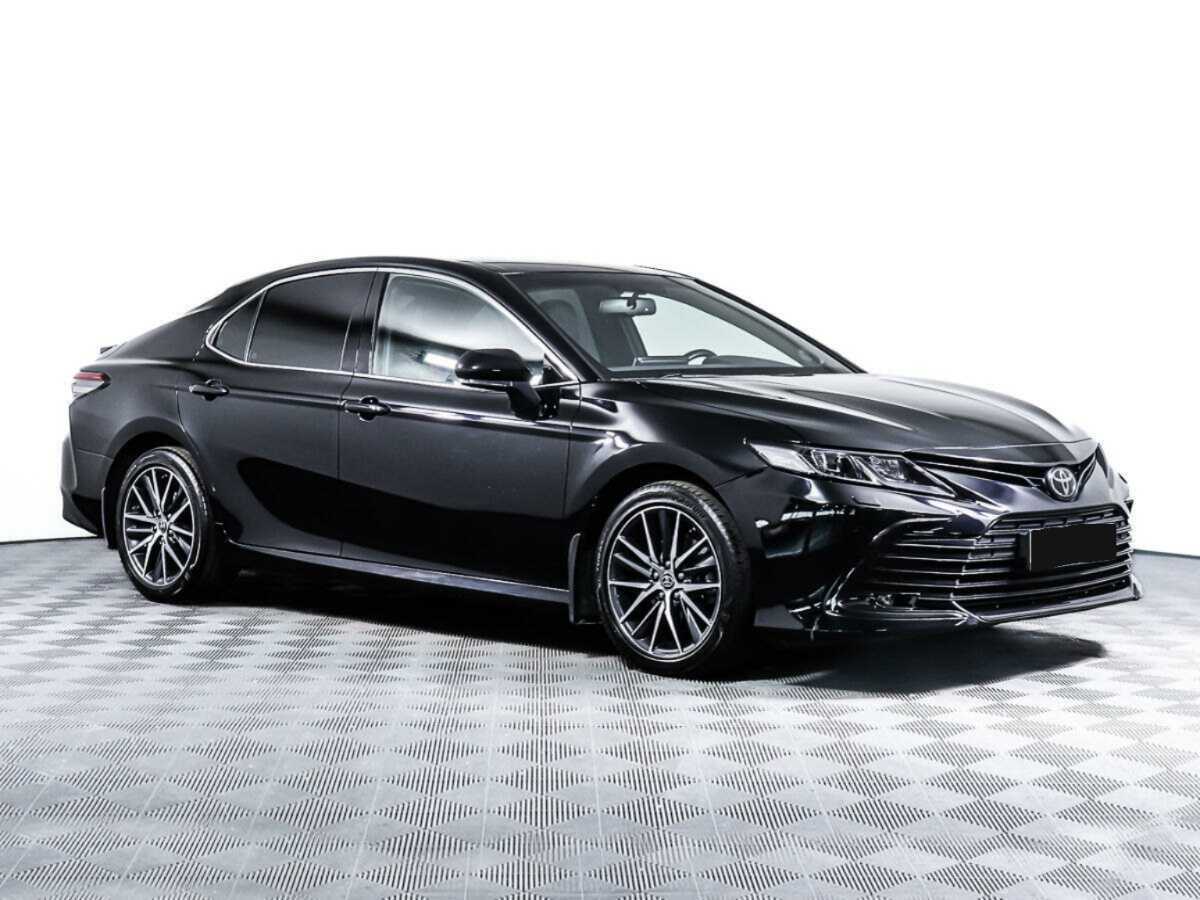 Toyota Camry с пробегом — 2021 год. Фото: #1