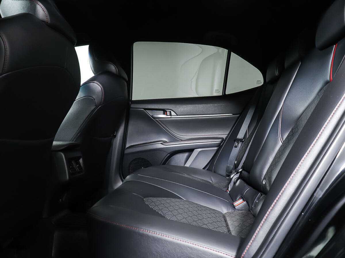 Toyota Camry с пробегом — 2021 год. Фото: #8