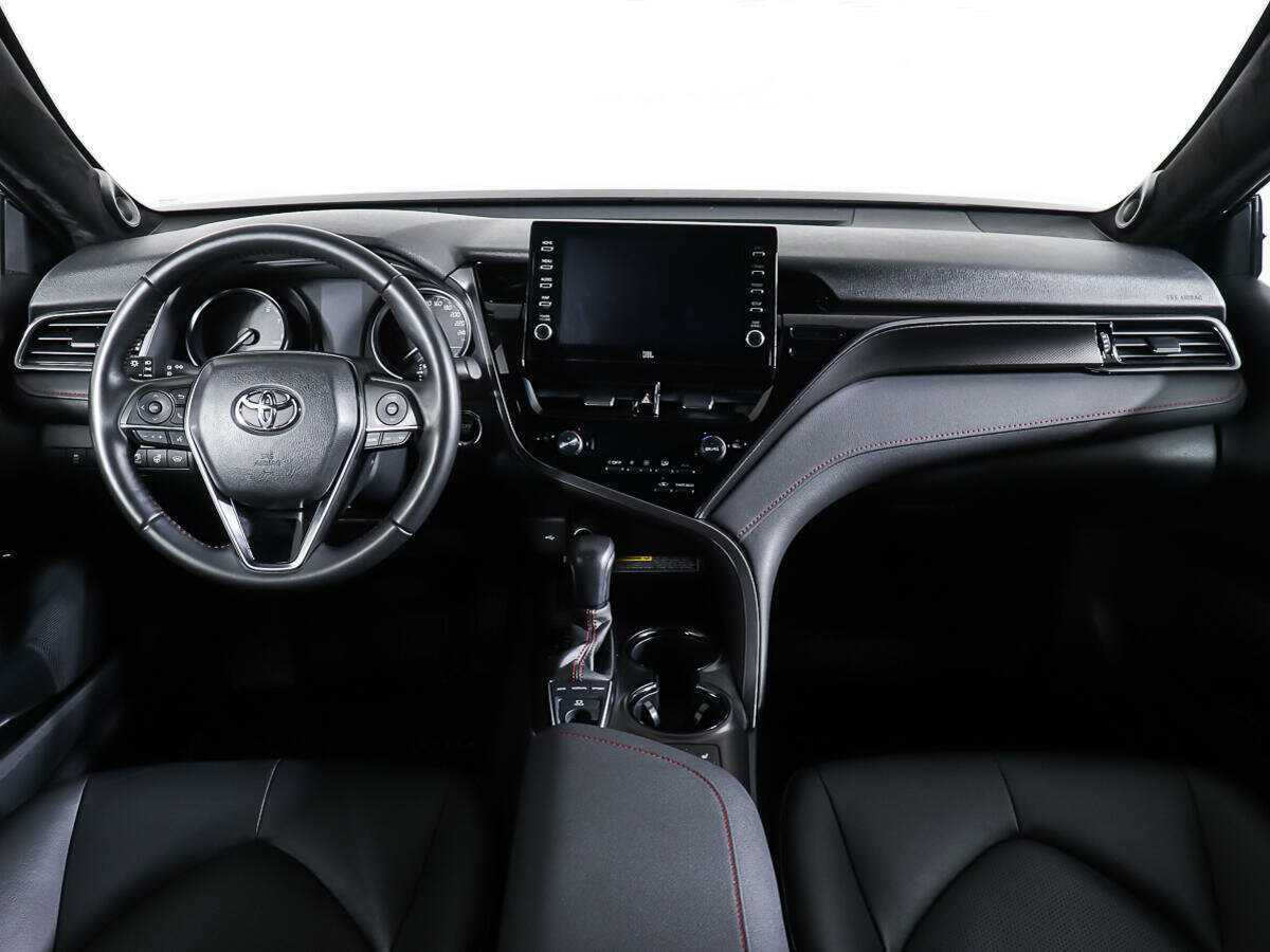 Toyota Camry с пробегом — 2021 год. Фото: #9
