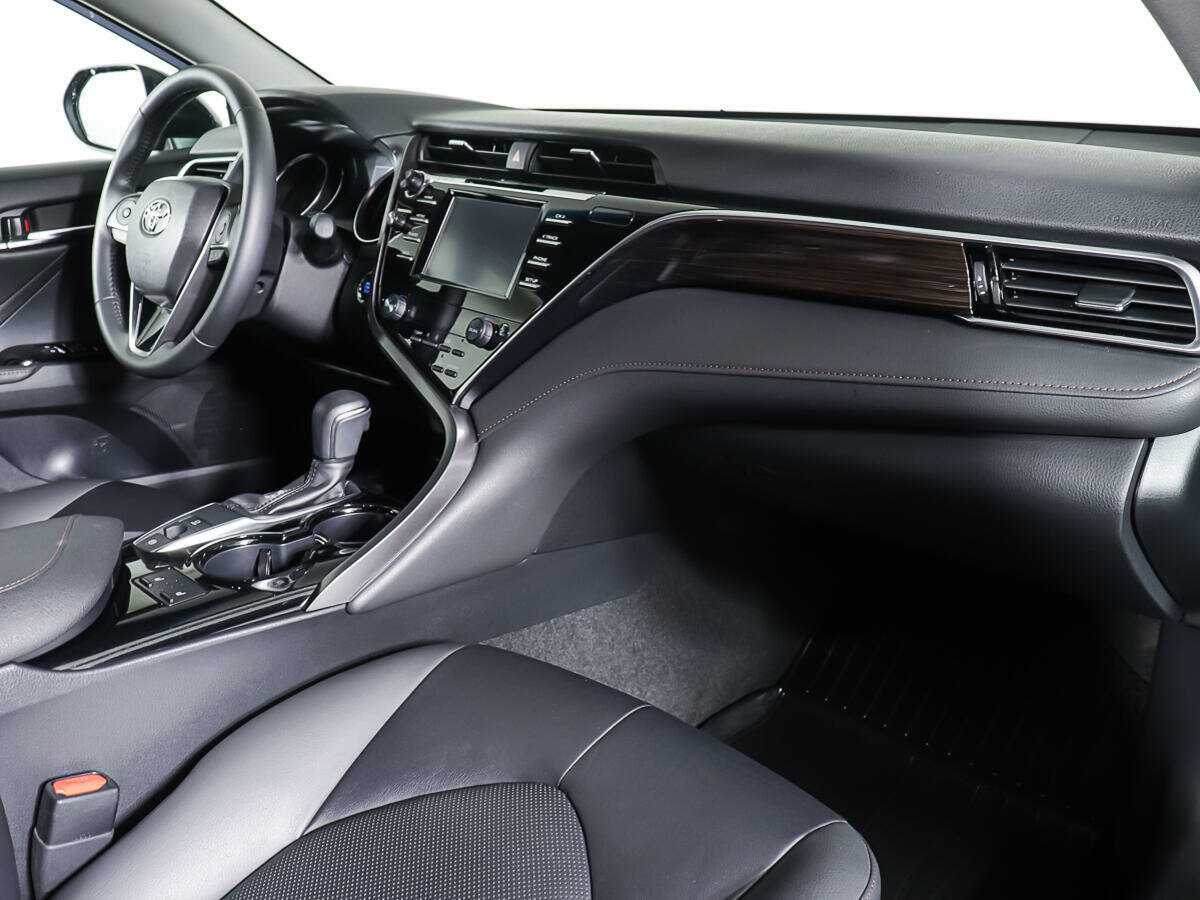 Toyota Camry с пробегом — 2020 год. Фото: #6