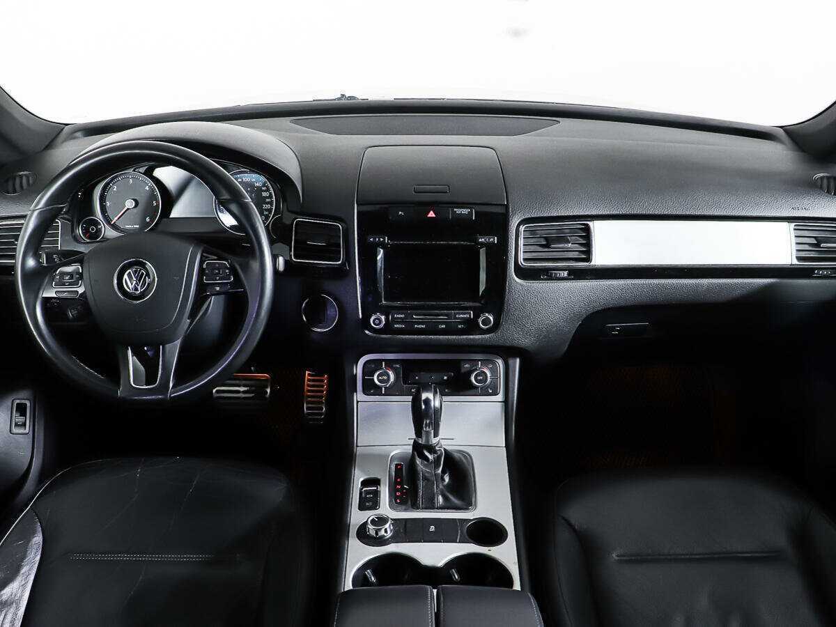 Volkswagen Touareg с пробегом — 2011 год. Фото: #12