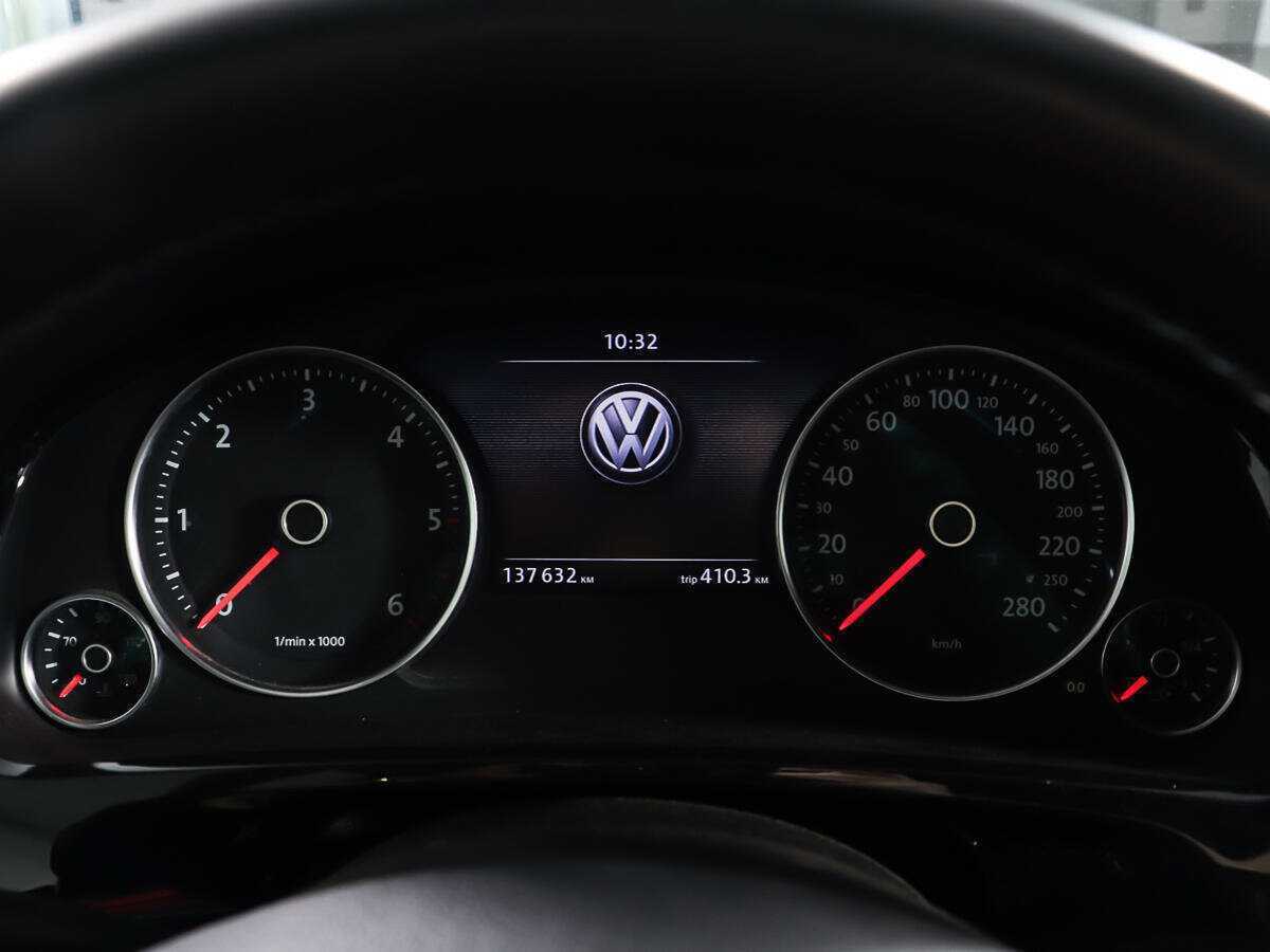 Volkswagen Touareg с пробегом — 2011 год. Фото: #15