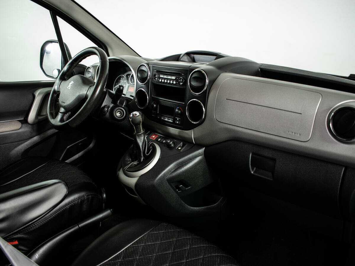 Peugeot Partner с пробегом — 2011 год. Фото: #8