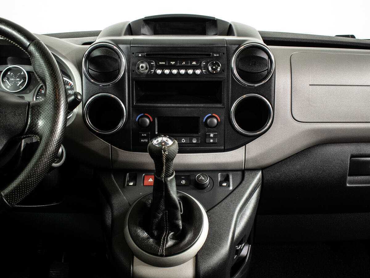 Peugeot Partner с пробегом — 2011 год. Фото: #10