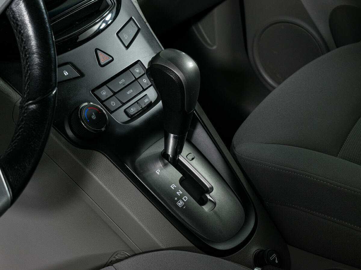 Chevrolet Orlando с пробегом — 2012 год. Фото: #14