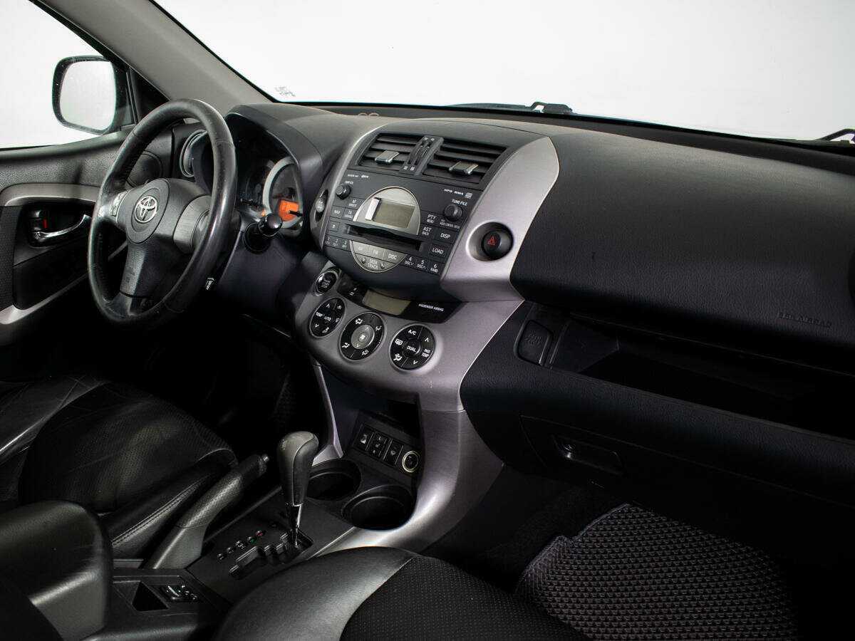 Toyota RAV4 с пробегом — 2008 год. Фото: #6