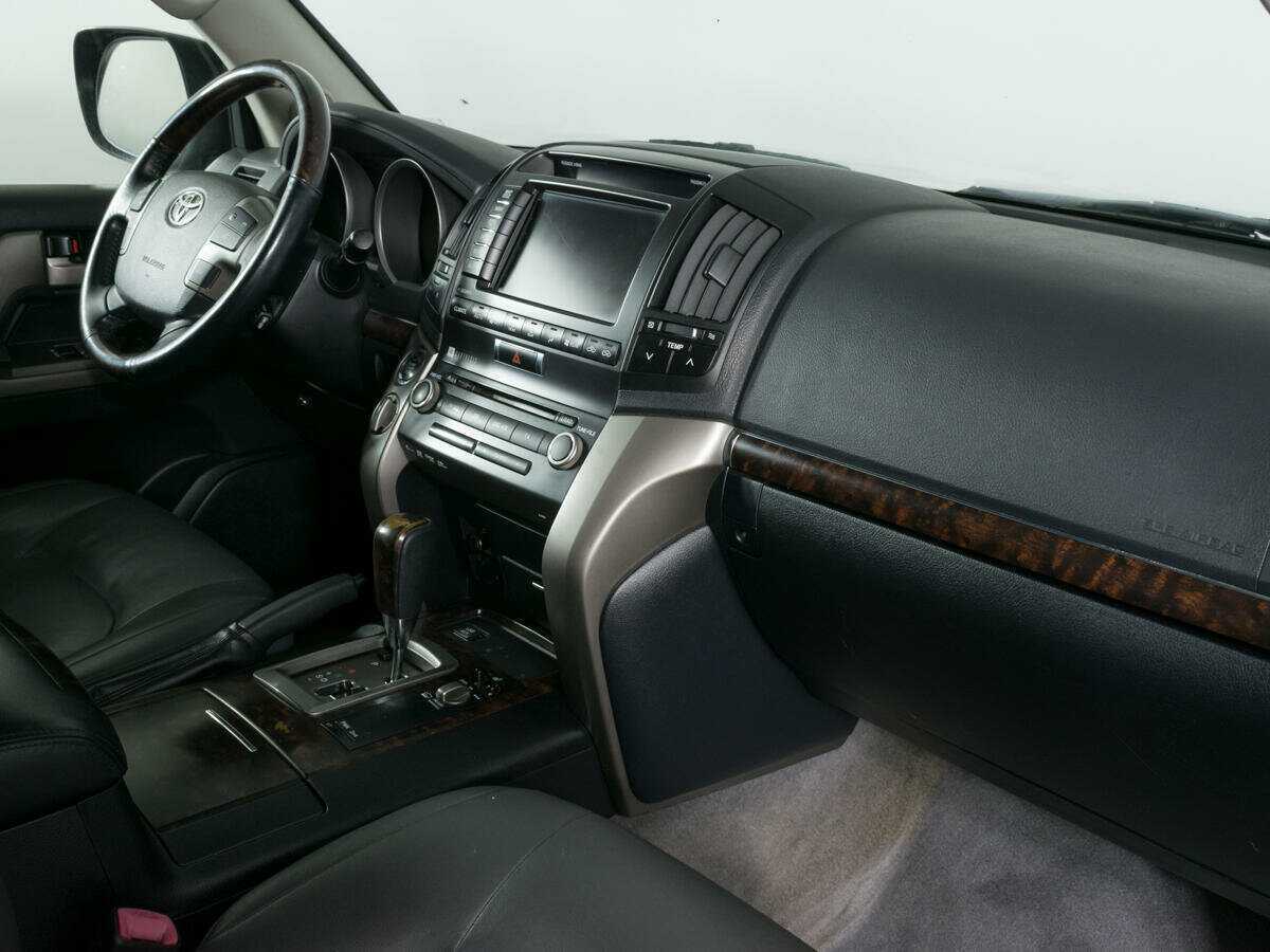 Toyota Land Cruiser с пробегом — 2010 год. Фото: #8