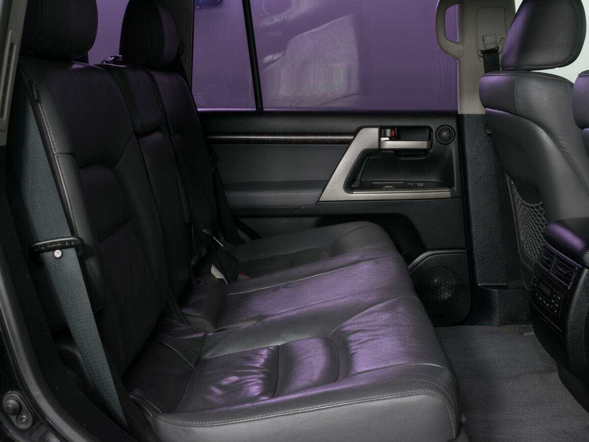 Toyota Land Cruiser с пробегом — 2010 год. Фото: #9