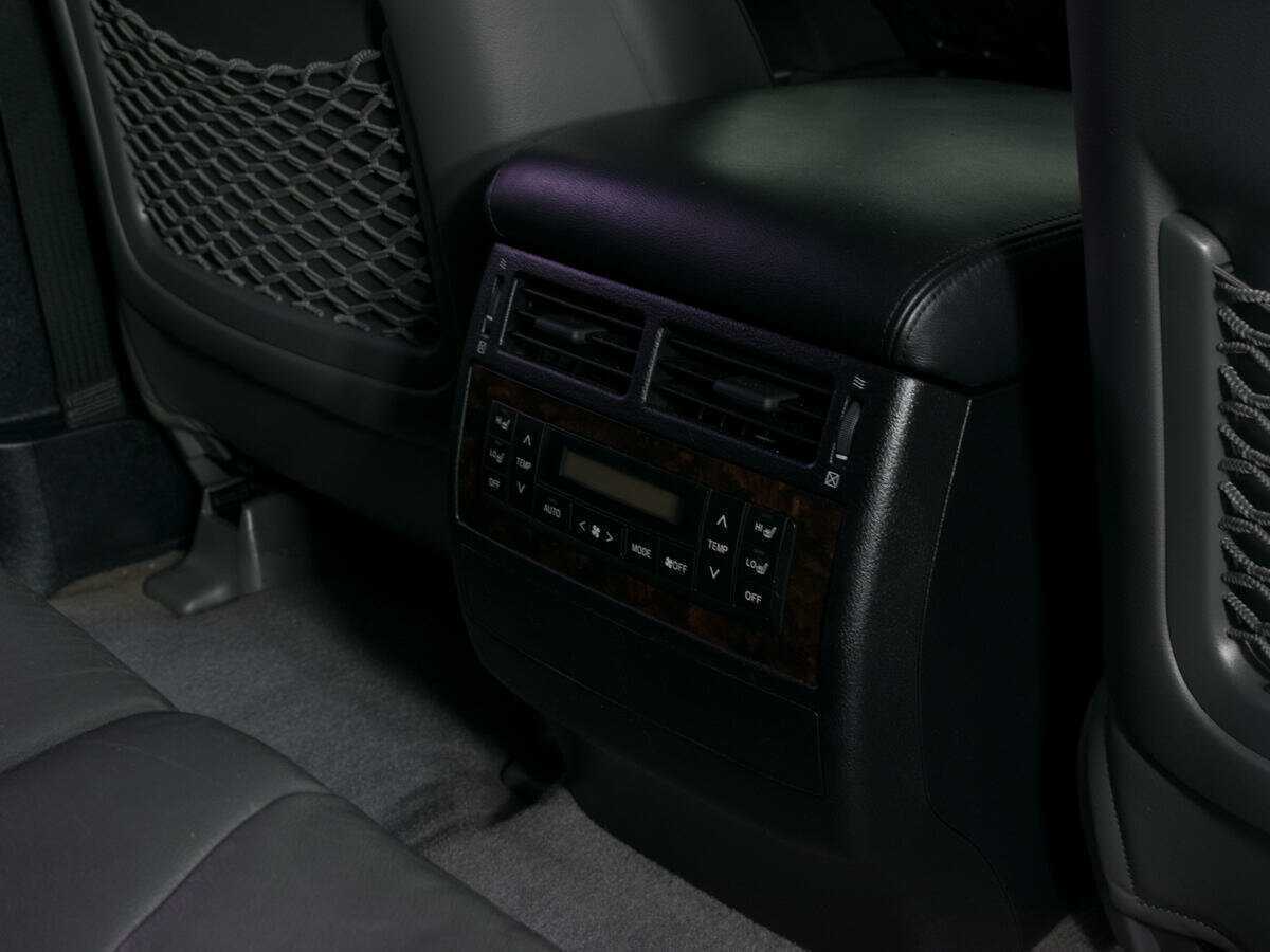 Toyota Land Cruiser с пробегом — 2010 год. Фото: #11