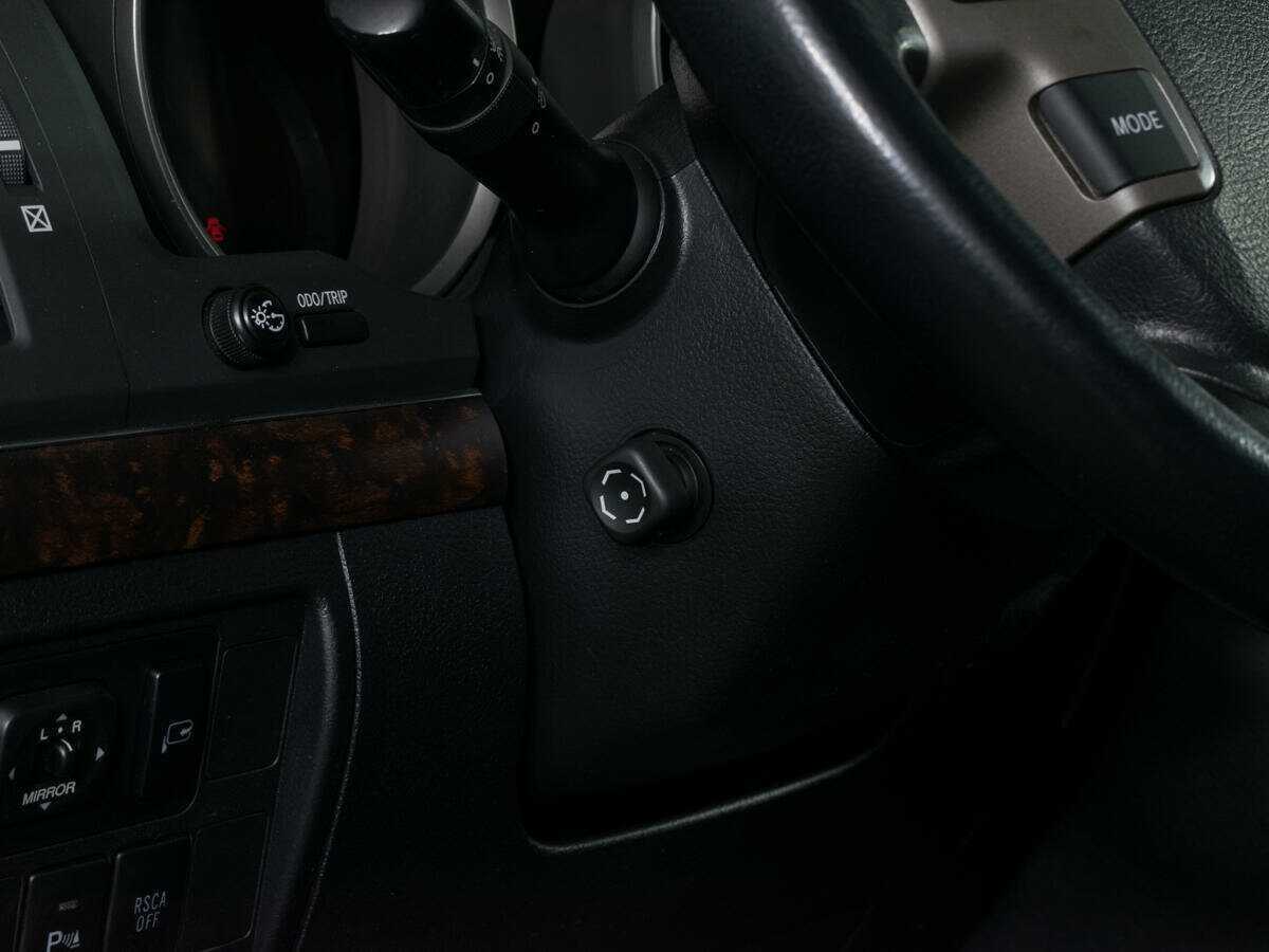 Toyota Land Cruiser с пробегом — 2010 год. Фото: #16