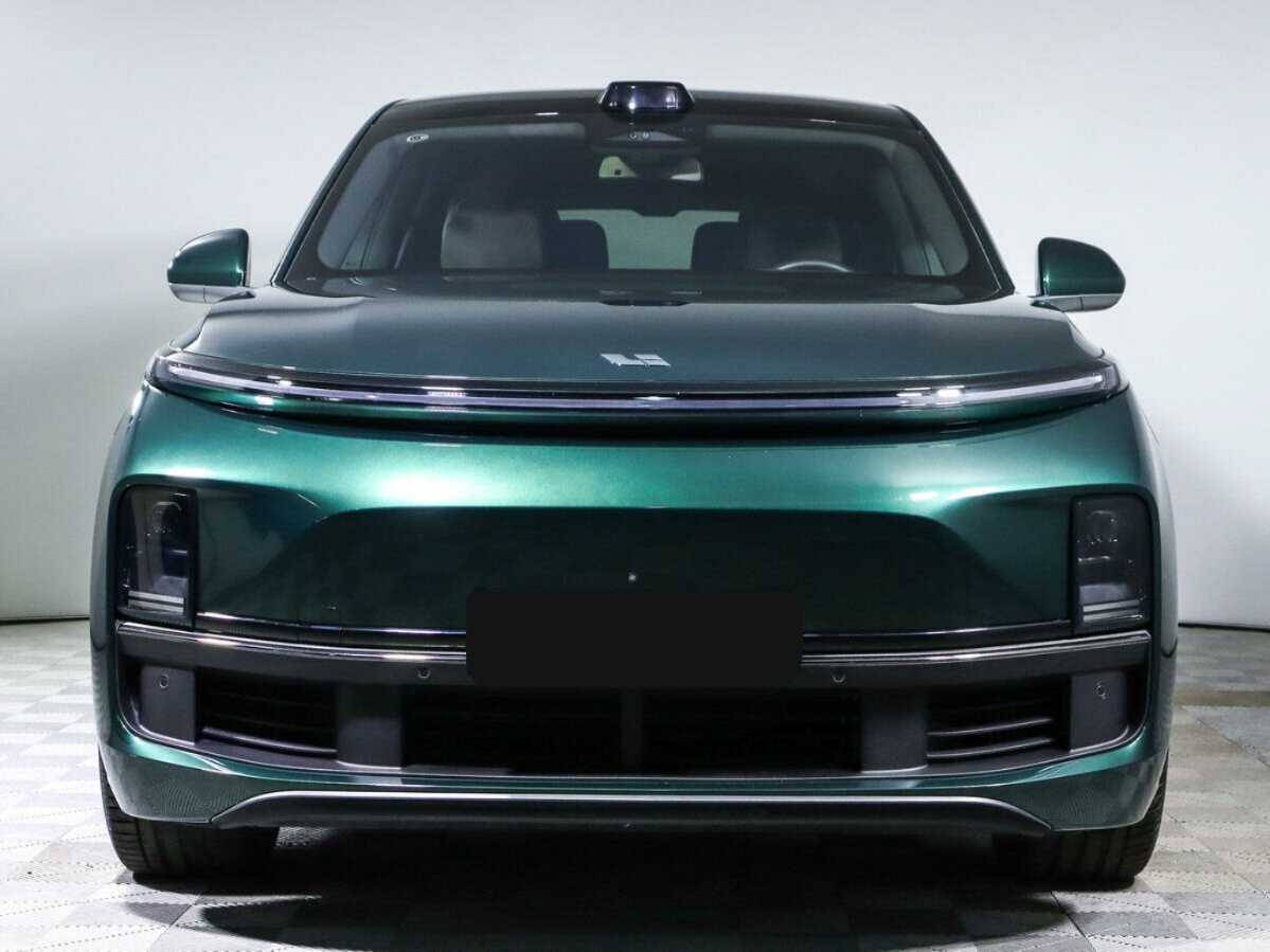 LiXiang L9 с пробегом — 2023 год. Фото: #1