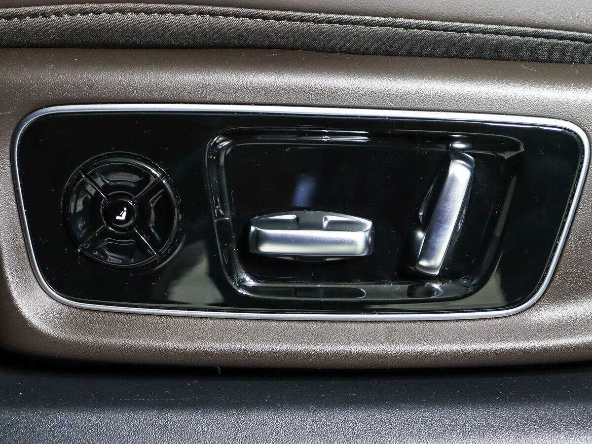 LiXiang L9 с пробегом — 2023 год. Фото: #16