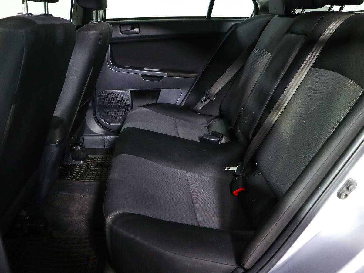 Mitsubishi Lancer с пробегом — 2010 год. Фото: #9