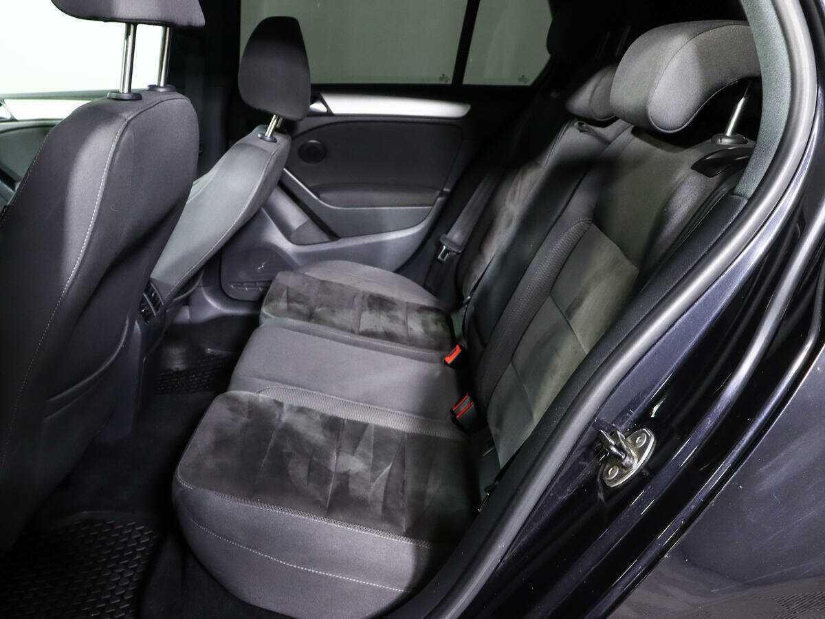 Volkswagen Golf с пробегом — 2009 год. Фото: #9