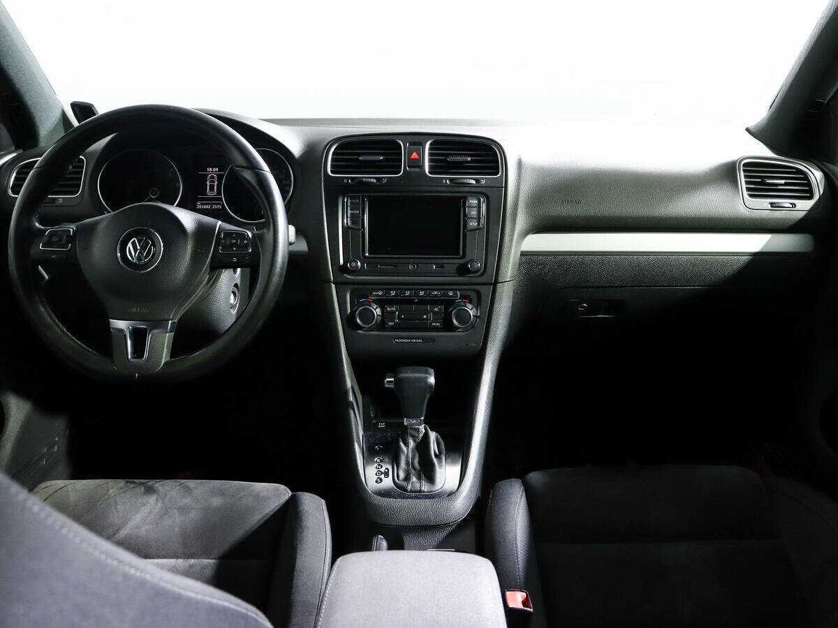 Volkswagen Golf с пробегом — 2009 год. Фото: #11