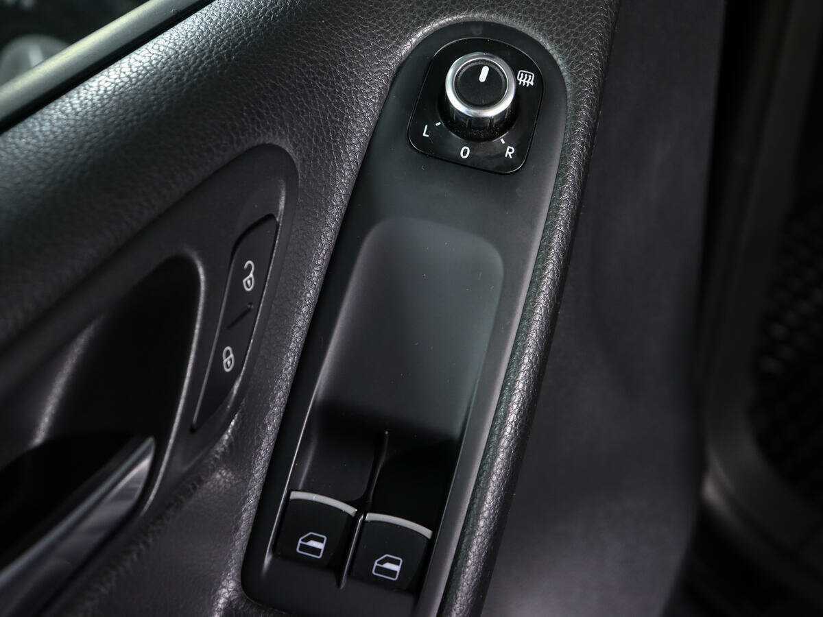 Volkswagen Golf с пробегом — 2009 год. Фото: #16