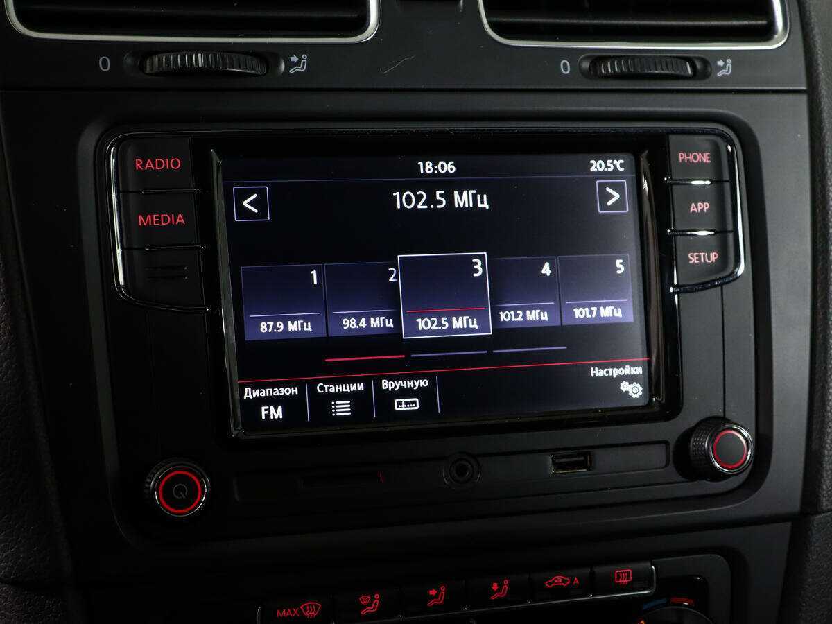 Volkswagen Golf с пробегом — 2009 год. Фото: #20