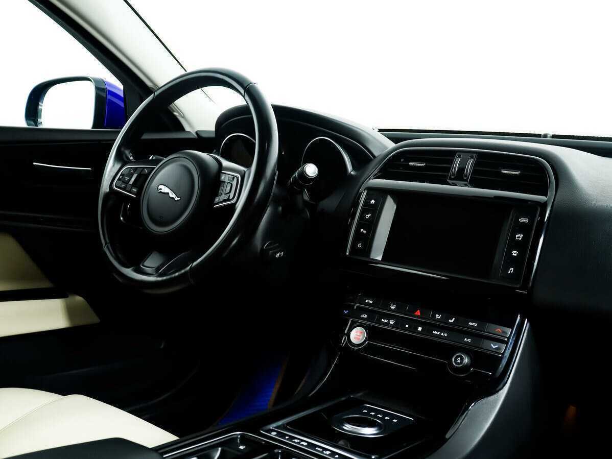 Jaguar XE с пробегом — 2018 год. Фото: #8