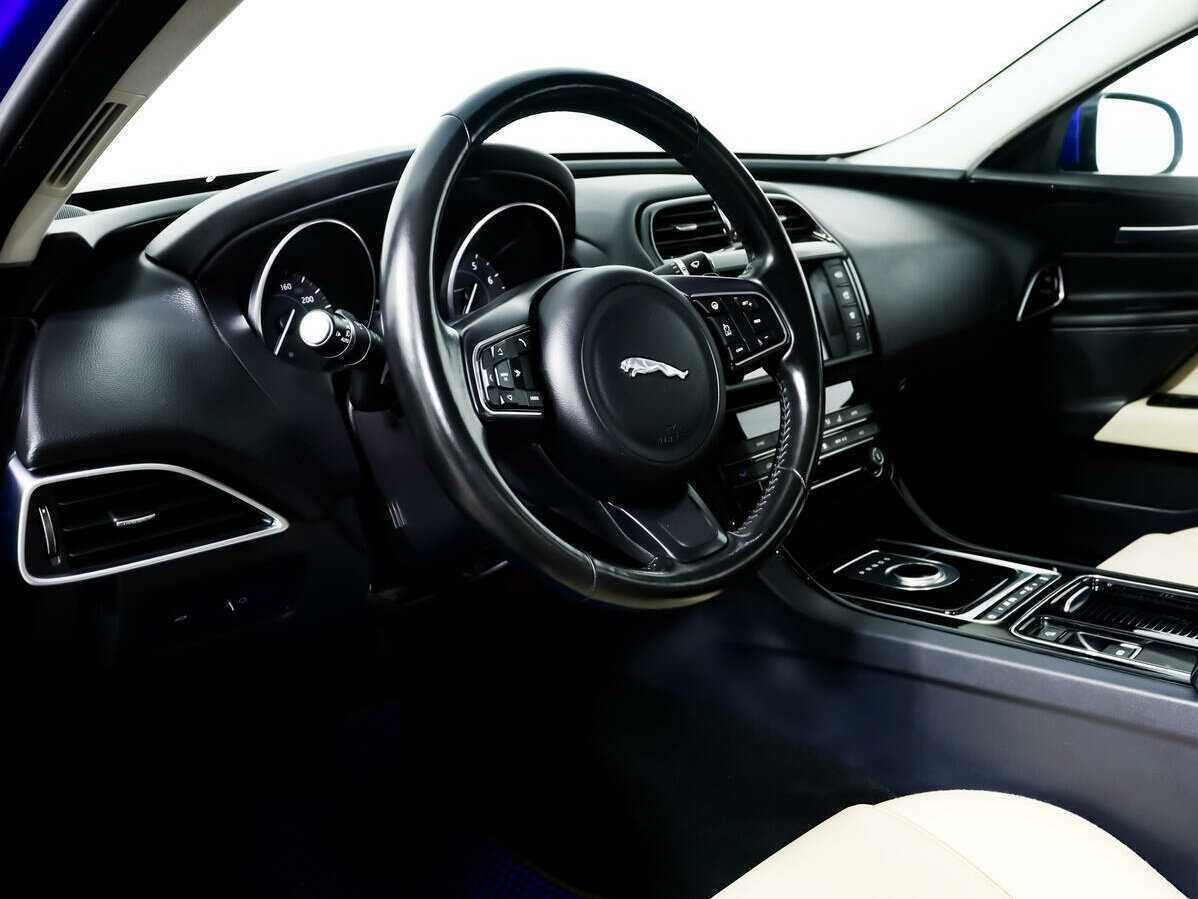 Jaguar XE с пробегом — 2018 год. Фото: #12