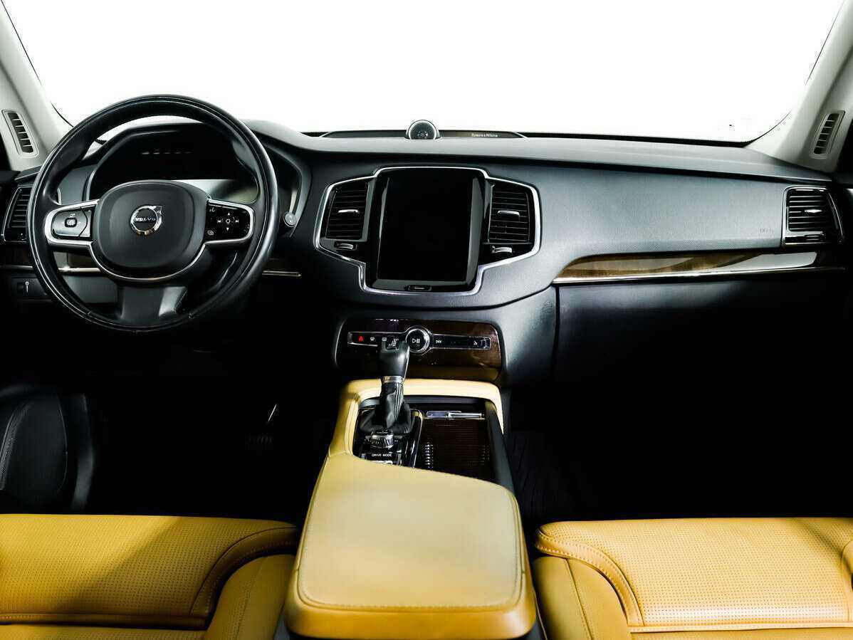 Volvo XC90 с пробегом — 2015 год. Фото: #10