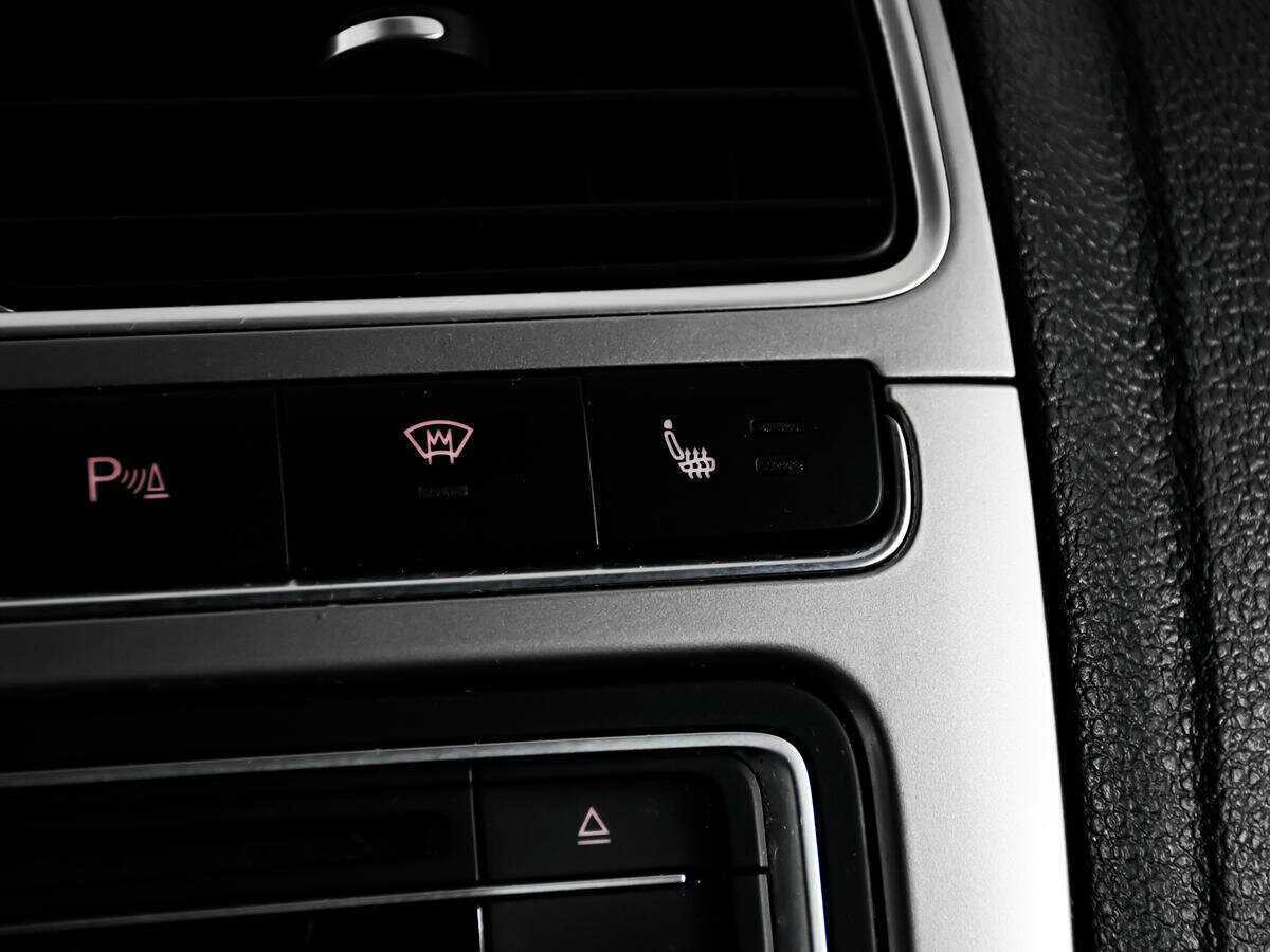 Volkswagen Polo с пробегом — 2017 год. Фото: #13