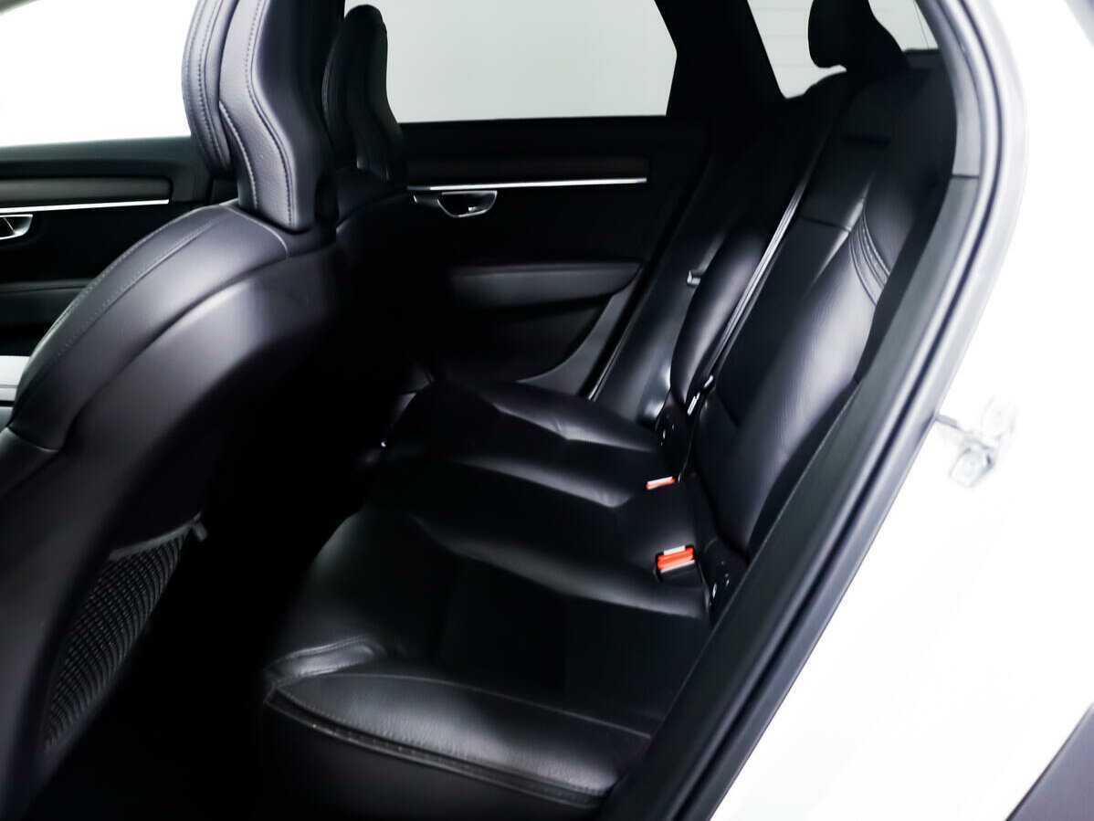 Volvo V90 Cross Country с пробегом — 2019 год. Фото: #11