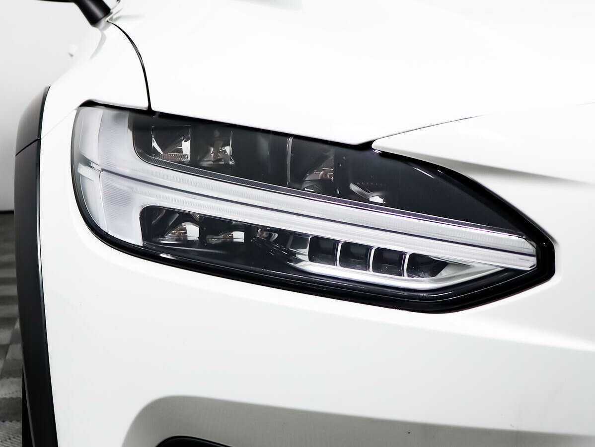Volvo V90 Cross Country с пробегом — 2019 год. Фото: #14