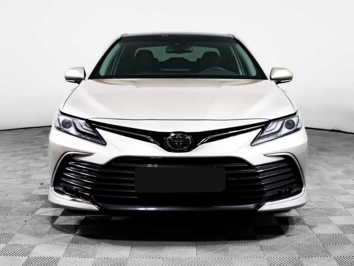 Toyota Camry с пробегом — 2022 год. Фото: #1