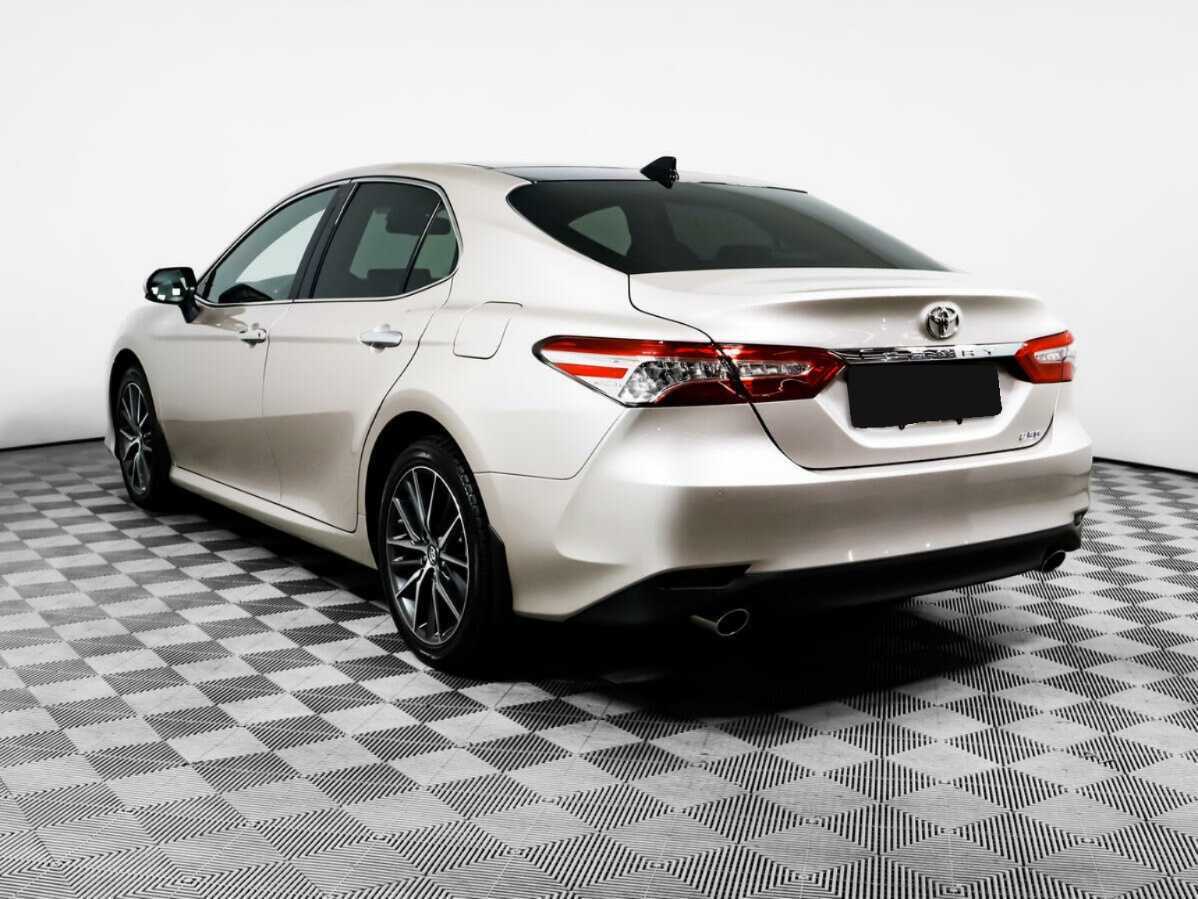 Toyota Camry с пробегом — 2022 год. Фото: #6
