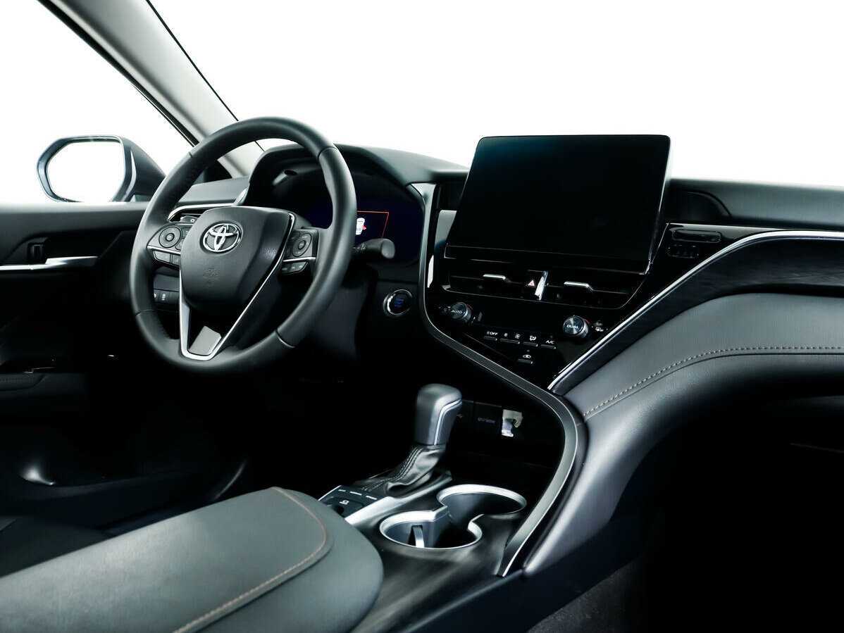 Toyota Camry с пробегом — 2022 год. Фото: #8