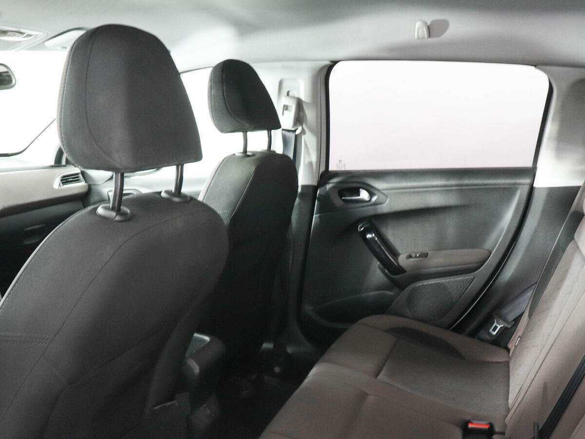 Peugeot 2008 с пробегом — 2014 год. Фото: #11