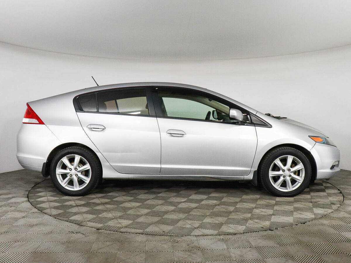 Honda Insight с пробегом — 2010 год. Фото: #3