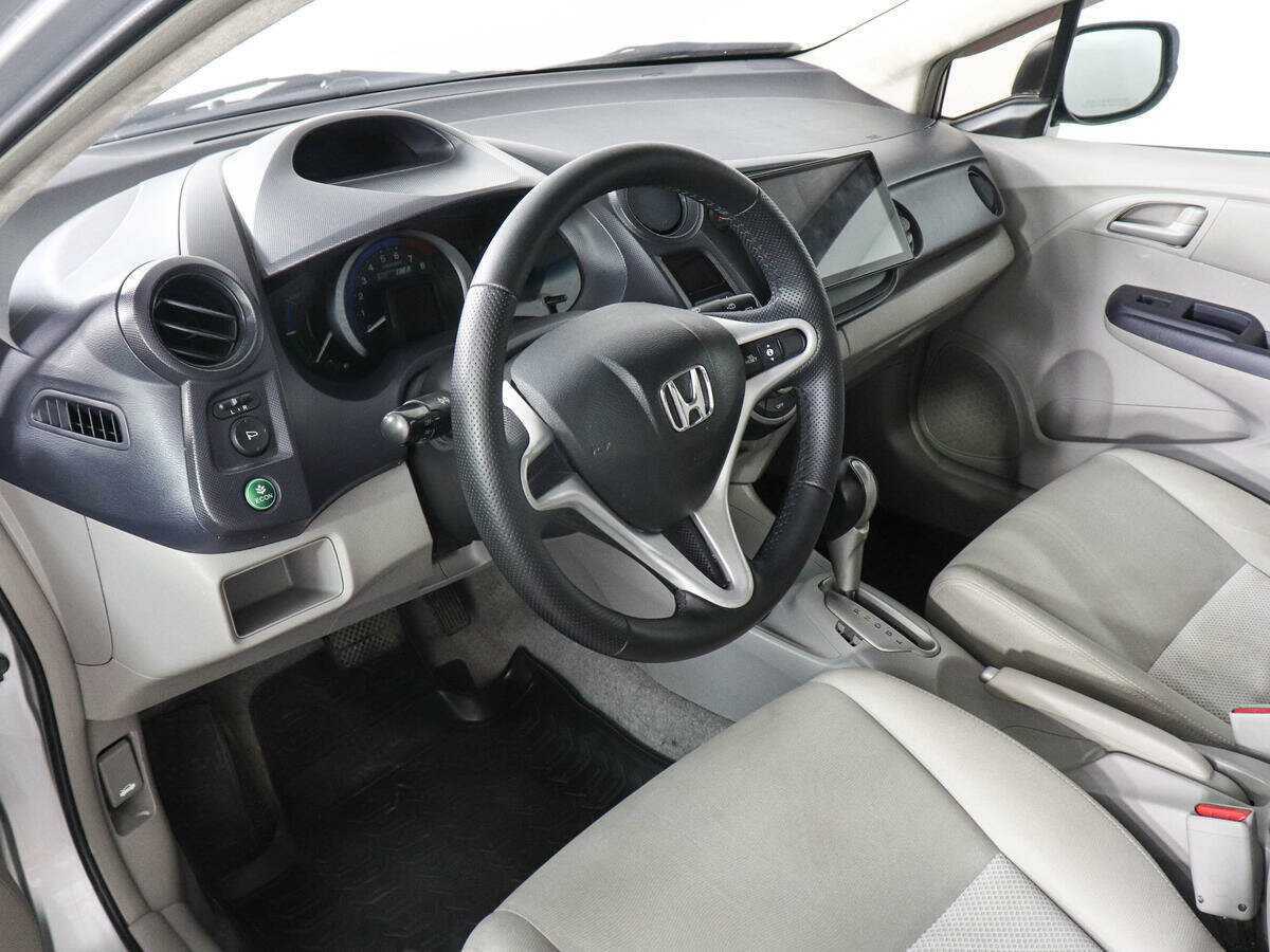Honda Insight с пробегом — 2010 год. Фото: #8