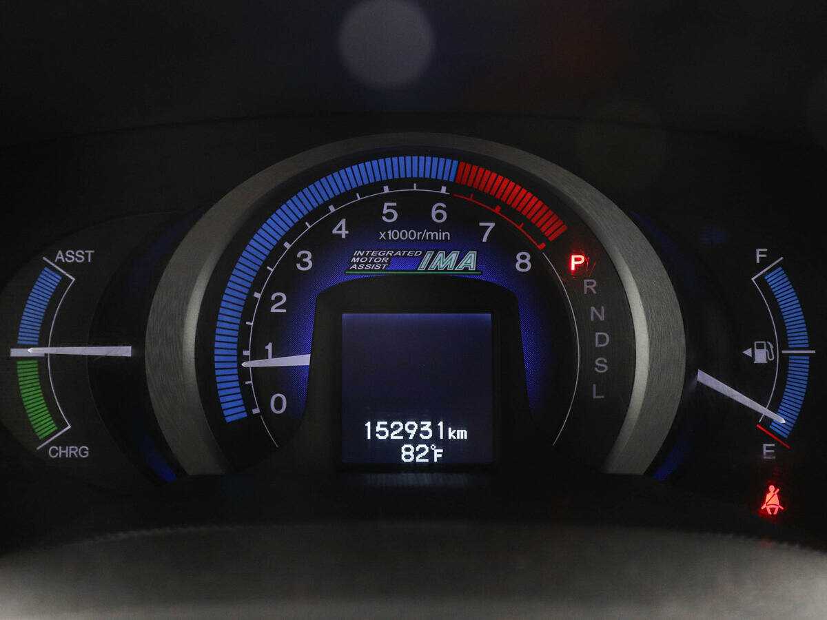 Honda Insight с пробегом — 2010 год. Фото: #10