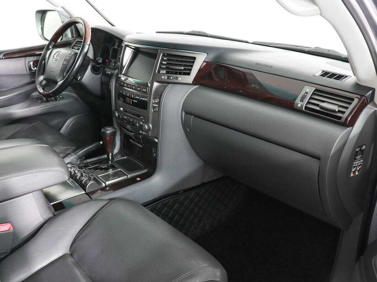 Lexus LX с пробегом — 2010 год. Фото: #9