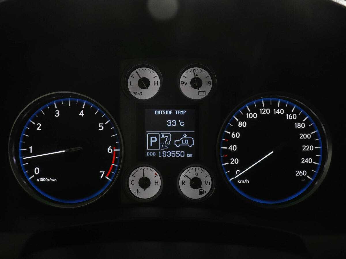 Lexus LX с пробегом — 2010 год. Фото: #10