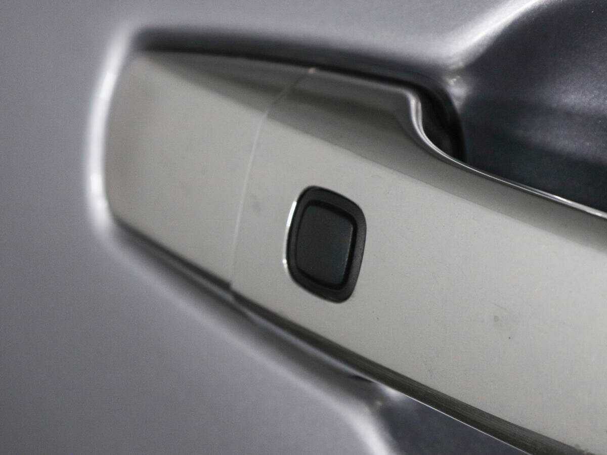 Lexus LX с пробегом — 2010 год. Фото: #15