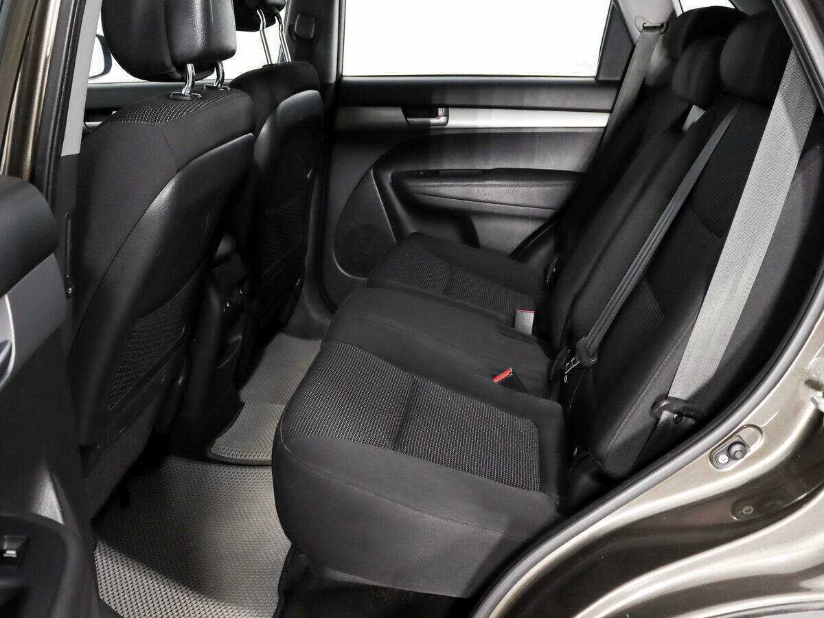 Kia Sorento с пробегом — 2014 год. Фото: #10