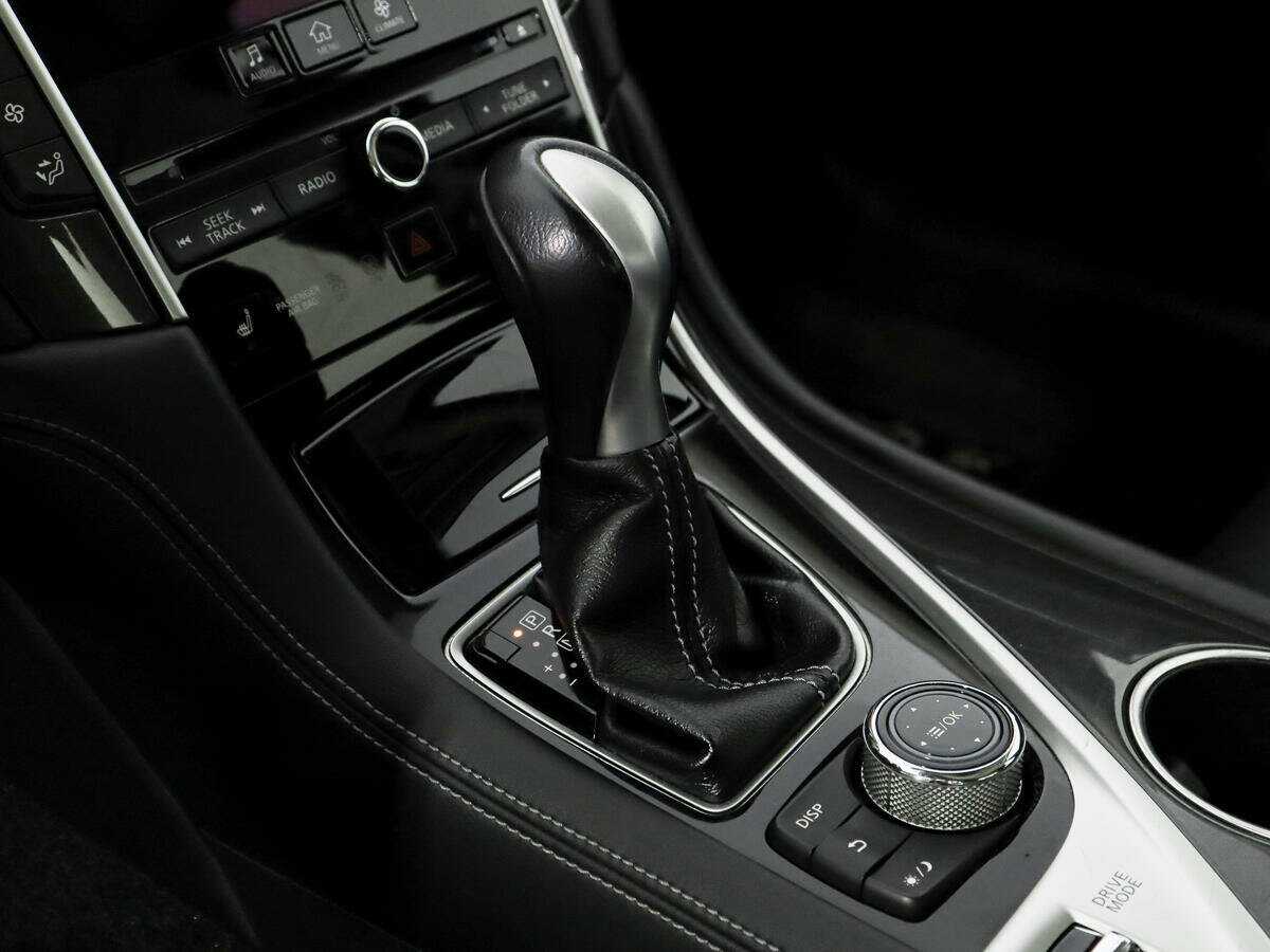 Infiniti Q50 с пробегом — 2015 год. Фото: #9