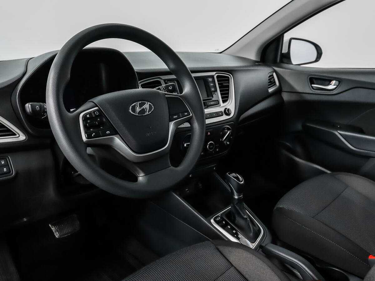 Hyundai Solaris с пробегом — 2021 год. Фото: #8