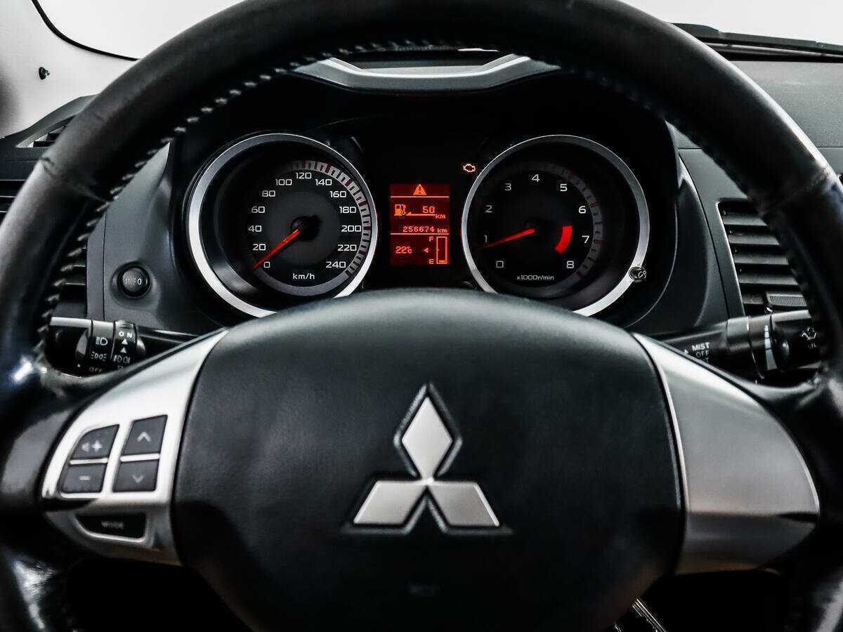 Mitsubishi Lancer с пробегом — 2008 год. Фото: #13