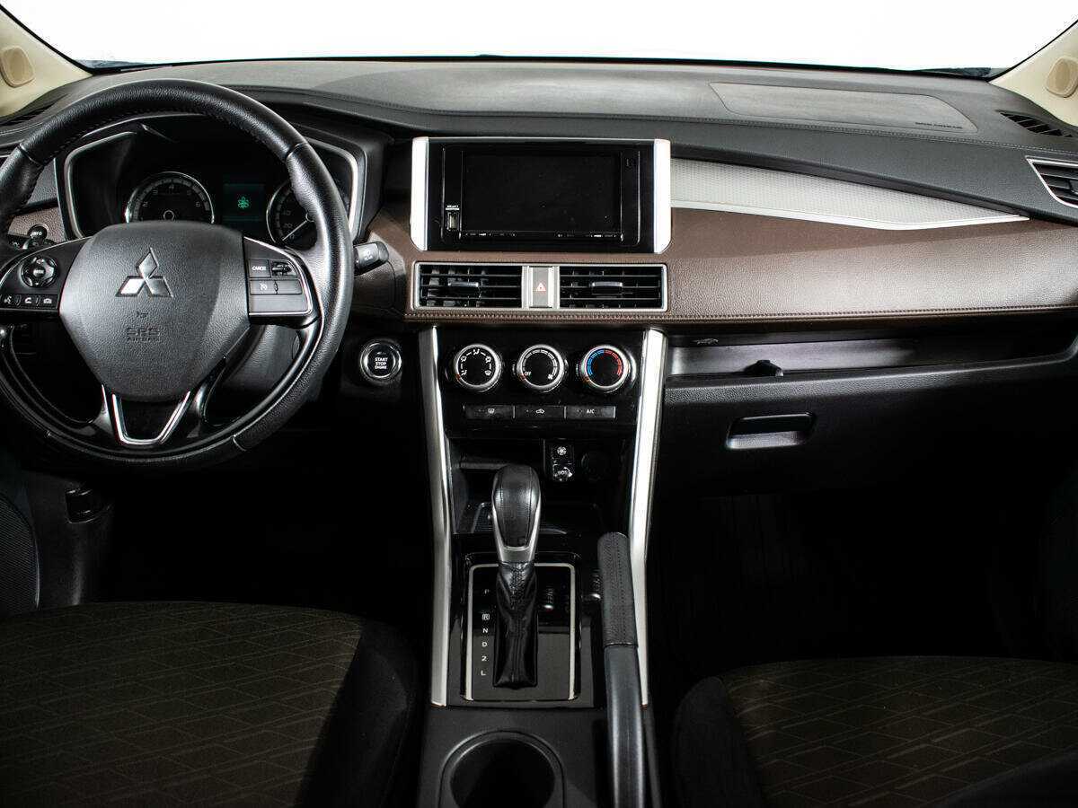 Mitsubishi Xpander с пробегом — 2022 год. Фото: #12