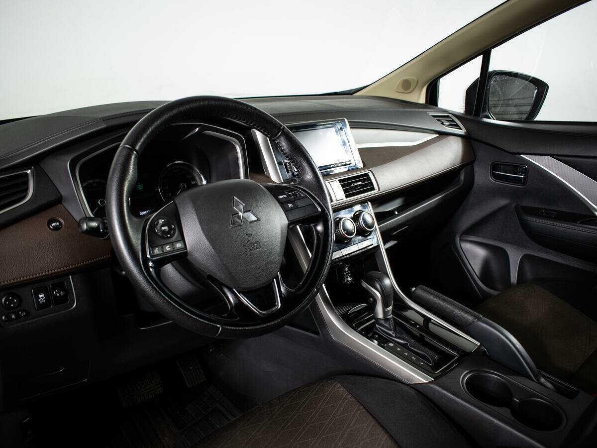 Mitsubishi Xpander с пробегом — 2022 год. Фото: #13