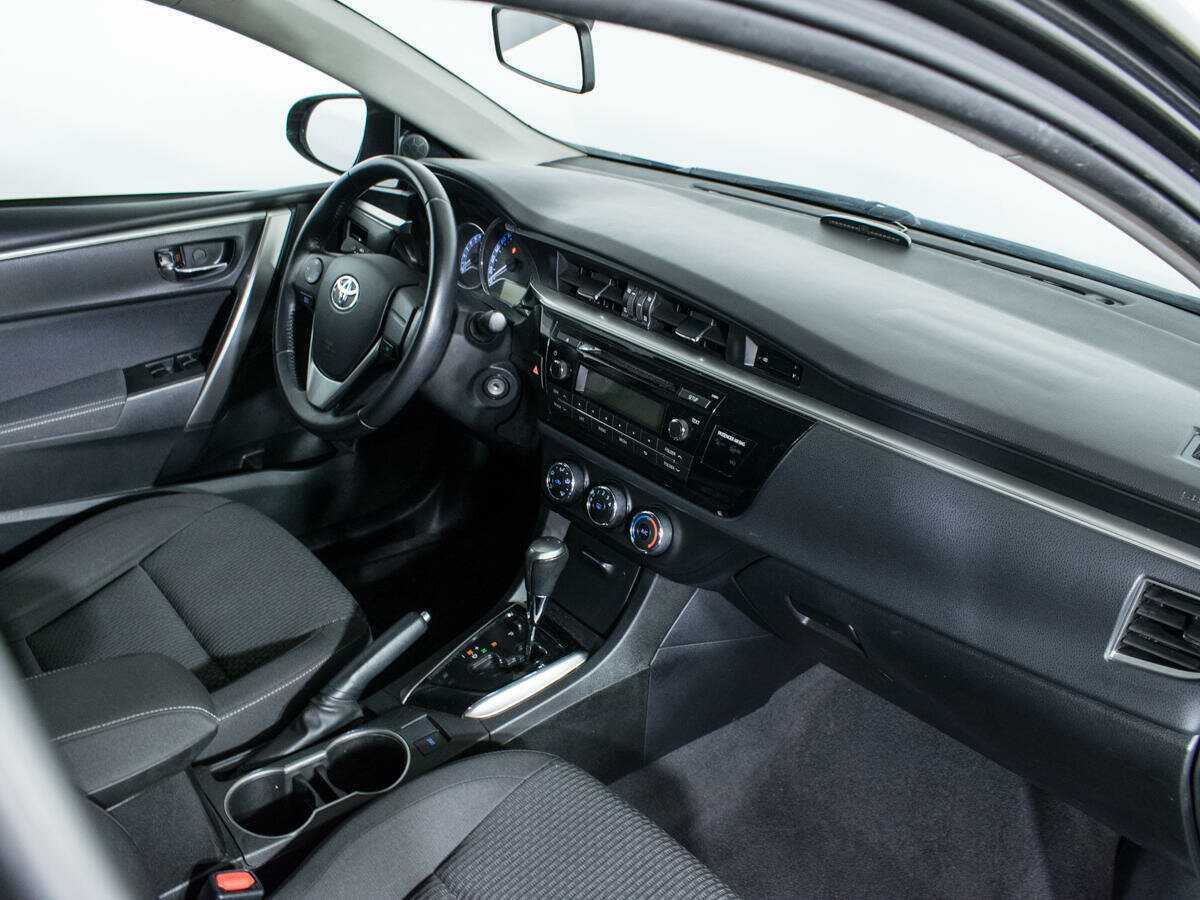 Toyota Corolla с пробегом — 2013 год. Фото: #8