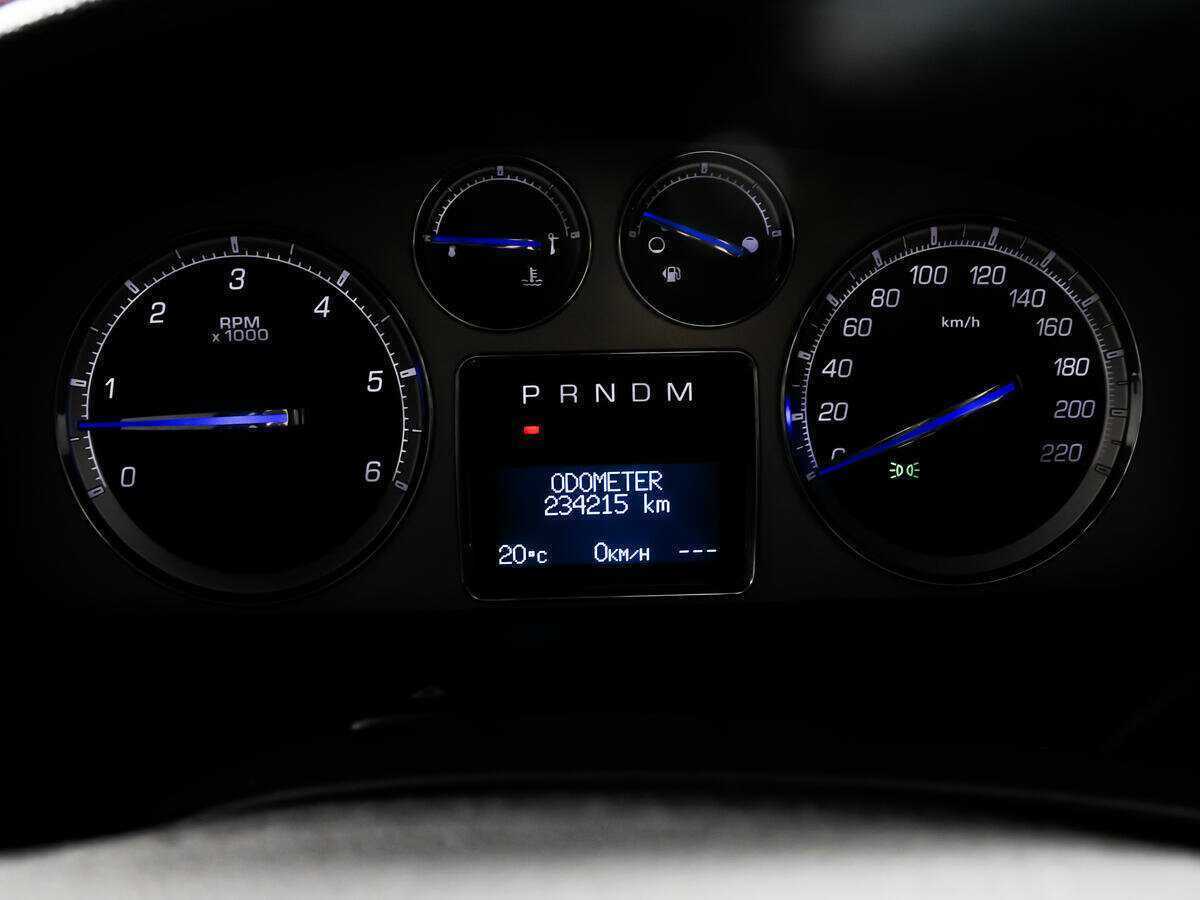 Cadillac Escalade с пробегом — 2010 год. Фото: #8