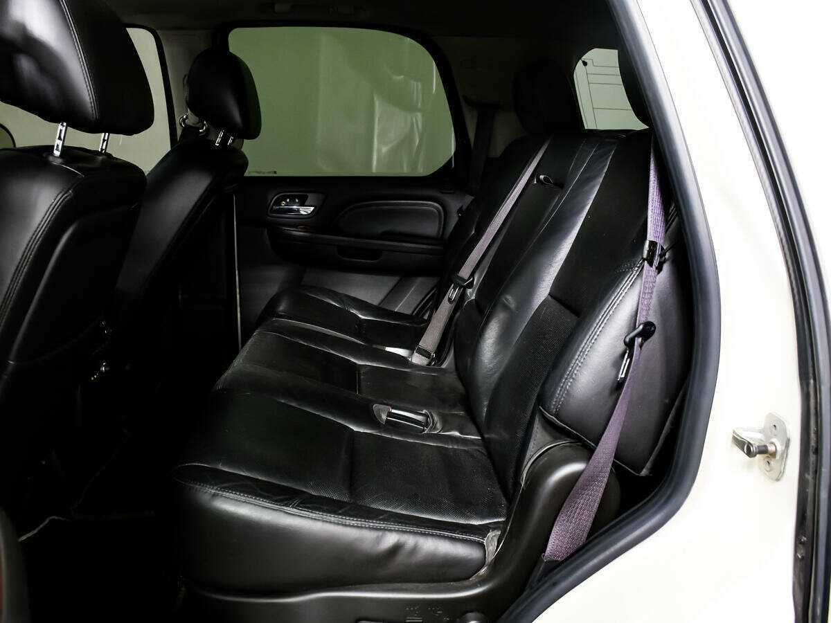 Cadillac Escalade с пробегом — 2010 год. Фото: #10