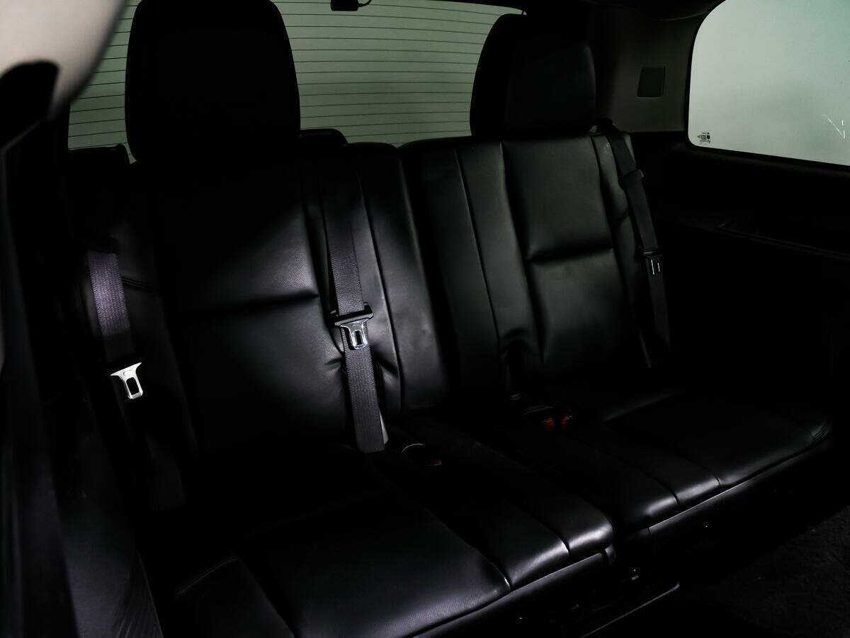 Cadillac Escalade с пробегом — 2010 год. Фото: #12