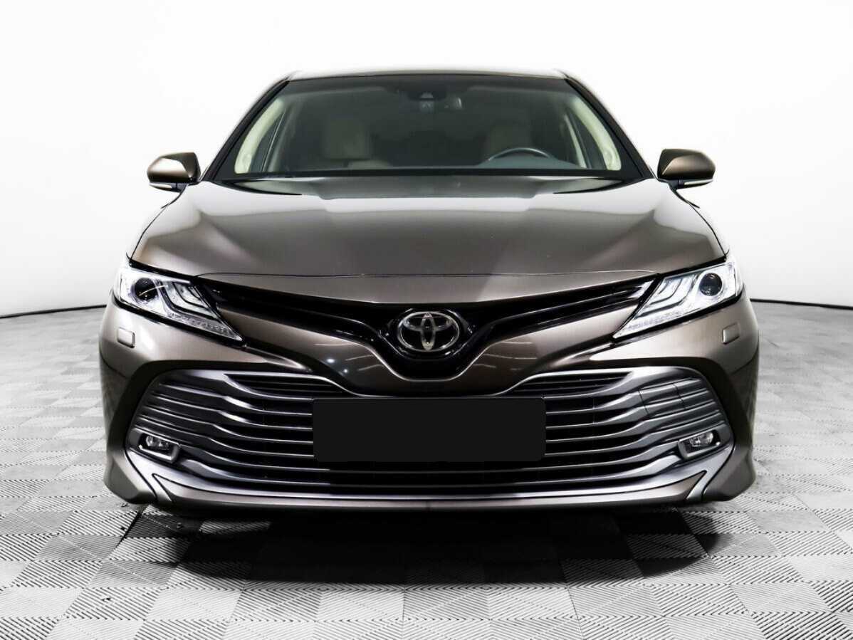 Toyota Camry с пробегом — 2020 год. Фото: #1