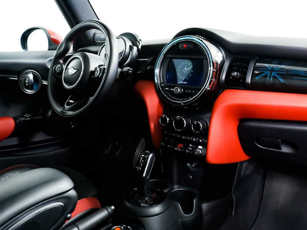 Mini Hatch с пробегом — 2018 год. Фото: #8