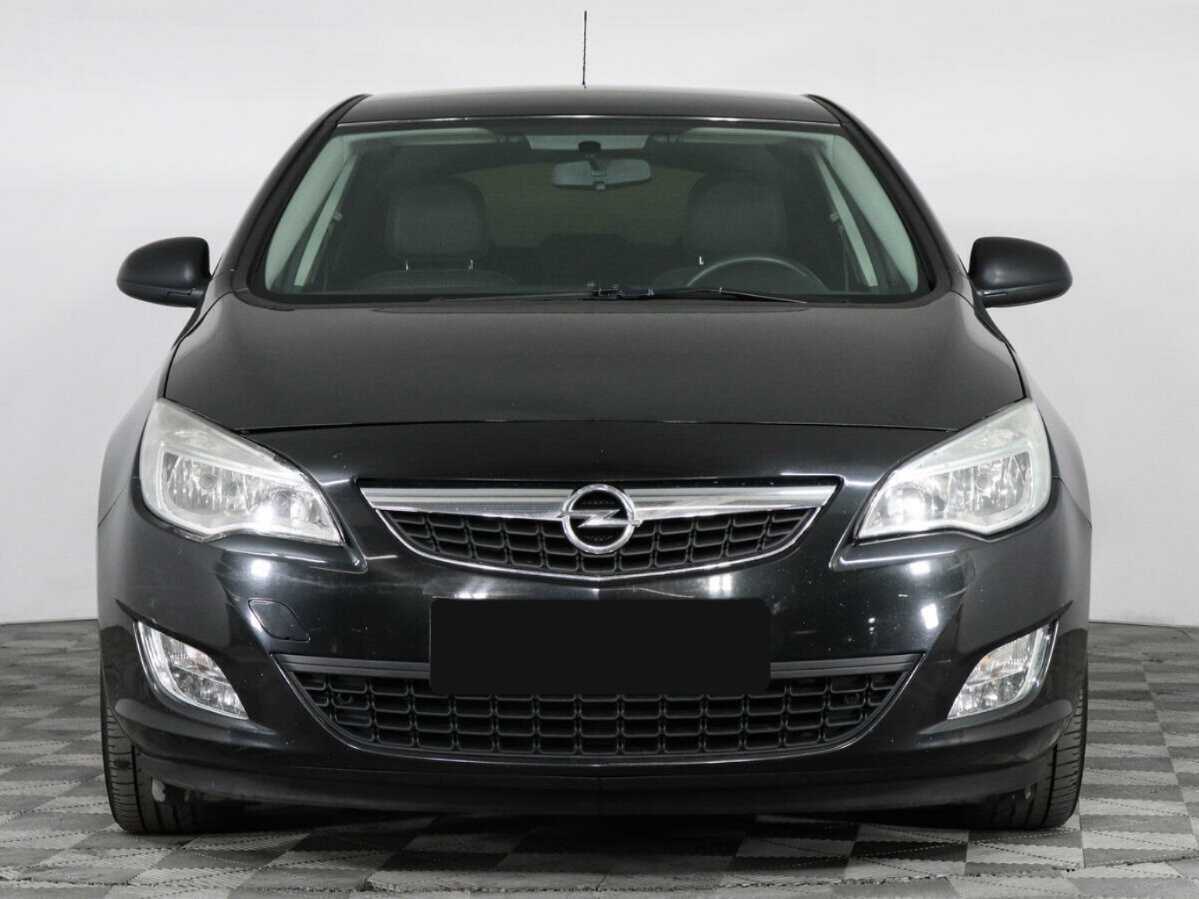 Opel Astra с пробегом — 2011 год. Фото: #1